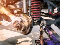 Car Maintenance Tips: 'या' कारणांमुळे कारचे सस्पेन्शन लवकर खराब होते...; जाणून घ्या कसे? - Marathi News | Car Maintenance Tips: car suspension deteriorates quickly due to 'these' ... Learn how? | Latest auto Photos at Lokmat.com