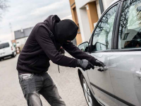 देशात सर्वाधिक वाहन चोरी कुठे होते, चोरांचा आवडता रंग कोणता? रिपोर्टमधून अनेक खुलासे; वाचा... - Marathi News | where are most vehicles stolen, what is favorite color of thieves | Latest national Photos at Lokmat.com