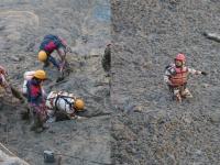Photos: चोमोलीत NDRF आणि ITBP जवान उतरले चिखलात, कामगारांचा शोध सुरुच - Marathi News | Photos: Chomoliti NDRF and ITBP jawans land in mud, search operation continues | Latest national Photos at Lokmat.com