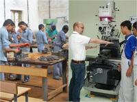 झटपट रोजगारासाठी विद्यार्थ्यांची आयटीआयला गर्दी - Marathi News | Students flock to ITIs for quick employment | Latest maharashtra Photos at Lokmat.com