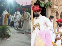 राजेशाही पेहराव, हाती तलवार; ग्वाल्हेरच्या मैदानावर ज्योतिरादित्य शिंदेंची प्रथा-परंपरा - Marathi News | Royal dress, sword in hand; Traditions of Jyotiraditya Shinde on the plains of Gwalior | Latest national Photos at Lokmat.com