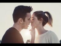 कुणी आणि का घेतलं होतं जगातलं पहिलं चुंबन? जाणून घ्या किसच्या सुरूवातीचा इतिहास - Marathi News | Kissing technique across world and history of it amid discussion over Rahul Gandhi flying kiss during bharat jodo yatra | Latest jarahatke Photos at Lokmat.com