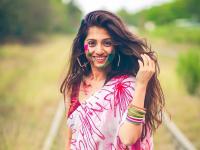 Holi 2020 : रंग बरसे...! रंगाची उधळण करताना कृतिका गायकवाड दिसली लयभारी, पहा फोटो - Marathi News | Aala Hoilcha San Lay Bhari! Krutika Gaikwad looking glamrous in Holi Mood | Latest filmy Photos at Lokmat.com