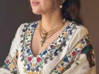 अर्जुन तेंडुलकरच्या लग्नसोहळ्यासाठी साक्षी धोनीनं घातलेल्या ड्रेसची पहाडी गोष्ट, पारंपरिक कलेचा केला सन्मान... - Marathi News | chamba rumal inspired outfit sakshi dhoni himachal pradesh chamba rumal embroidery dress | Latest sakhi Photos at Lokmat.com