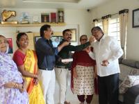 कोल्हापूर : तेजस्विनीला सुवर्ण, कुटुंबीयांचा कोल्हापुरात जल्लोष - Marathi News | Kolhapur: Tejaswini gold and family members celebrate at Kolhapur | Latest kolhapur Photos at Lokmat.com