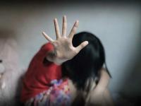 नात्याला काळिमा! नराधम पित्याचा १३ वर्षांच्या चिमुरडीवर अत्याचार; पोलीस आईनेच पतीला धाडले गजाआड - Marathi News | Relationship tarnished! A homicidal father tortured a 13-year-old girl; The police mother sent her husband to jail | Latest crime News at Lokmat.com