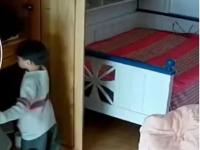 मुलाने कपाटातून आईचा महागडा नेकलेस चोरला, तोडून शाळेतील विद्यार्थिनींना वाटला, त्यानंतर... - Marathi News | Son stole mother's expensive necklace from closet, broke it and distributed it to schoolgirls, then... | Latest jarahatke News at Lokmat.com मुलाने कपाटातून आईचा महागडा नेकलेस चोरला, तोडून शाळेतील विद्यार्थिनींना वाटला, त्यानंतर... - Marathi News | Son stole mother's expensive necklace from closet, broke it and distributed it to schoolgirls, then... | Latest jarahatke News at Lokmat.com