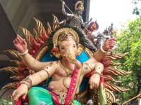 आगमनाधीश! मुंबईत गणेश आगमन सोहळ्यांचा जल्लोष - Marathi News |  Arrest! Celebration of Ganesh Arrival Sails in Mumbai | Latest maharashtra Photos at Lokmat.com