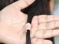 केसांना च्युइंगम चिकटले तर कसे काढायचे? ५ सोपे उपाय - च्युइंगम निघेल सहज - Marathi News | How to remove chewing gum stuck to hair 5 simple home hacks tips and tricks | Latest sakhi Photos at Lokmat.com