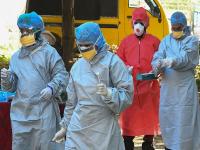 CoronaVirus: आता घरो-घरी जाऊन लसीकरण करण्याची तयारी, 45 वर्षांखालील लोकांनाही मिळू शकते कोरोना लस! - Marathi News | Corona Vaccine Update Many pharma companies sent a proposal to health ministry for doorstep vaccination in india | Latest health Photos at Lokmat.com