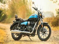 अखेर ‘Royal Enfield Meteor 350’ भारतात लॉन्च; स्मार्टफोन कनेक्टसह आकर्षक फिचर्स - Marathi News | Check out Royal Enfield Meteor 350 review, photos, on-road price, features & specifications | Latest auto Photos at Lokmat.com