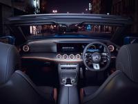 9 गिअर असलेली ही सुंदर कार लॉन्च, लुक आणि फीचर्सपाहूनच प्रेमात पडाल! पाहा PHOTO - Marathi News | Mercedes amg e 53 4matic cabriolet launched in india know about the specifications and price | Latest auto Photos at Lokmat.com