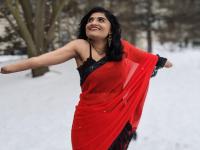 ग्रेनेड हल्ल्यात 'तिने' गमावले स्वत:चे दोन्ही हात; पण आज देतेय सगळ्यांनाच प्रेरणा - Marathi News | 'She' lost both her own hands in the grenade attack; Today became the inspiration for all | Latest social-viral Photos at Lokmat.com