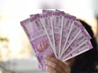 गुंतवणूकदारांची चांदी! फक्त 3 वरून थेट 2535 रुपयांवर पोहोचला 'हा' शेअर, 1 लाखाचे केले 169 कोटी - Marathi News | Share Market Titan company multibagger stock price has ascended from rs 3 to rs 2535 | Latest business Photos at Lokmat.com