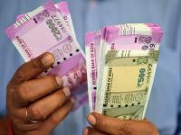 भारत में लोगों की सैलरी में होगी बड़ी बढ़ोतरी? जानिए क्या हैं कारण - | Good news for employees in india may be see bigger pay rises in next year | Latest business Photos at Lokmatnews.in