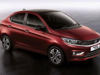 Best CNG Car : 7 सीटर MPV पासून सेडानपर्यंत, CNG मध्ये बेस्ट आहेत या 5 कार; 35KM हूनही अधिक मायलेज - Marathi News | From 7 seater MPV to sedan, these 5 CNG cars are the best in India; Mileage over 35KM | Latest auto Photos at Lokmat.com