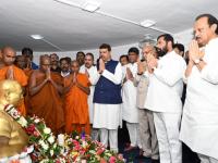 महापरिनिर्वाण दिनी बाबासाहेबांना मुख्यमंत्री, उपमुख्यमंत्र्यांकडून अभिवादन! - Marathi News | Greetings from Chief Minister, Deputy Chief Minister to dr. Babasaheb Ambedkar on mahaparinirvana day 6 december | Latest mumbai Photos at Lokmat.com