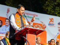 “विलासराव देशमुख यांच्या आठवणी कोणीही पुसू शकत नाही”: मुख्यमंत्री देवेंद्र फडणवीस - Marathi News | cm devendra fadnavis said no one can erase the memories of former cm late vilasrao deshmukh | Latest jalgaon News at Lokmat.com