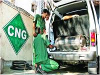 जुन्या कारमध्ये CNG किट फिट करायचाय; तर 'या' गोष्टी ठेवा लक्षात, अन्यथा होईल मोठं नुकसान - Marathi News | cng kit installation in old car inform car insurance policy may get impact rto rc book know detail | Latest auto Photos at Lokmat.com