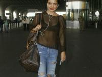 SEE PIC : ब्लॅक ट्रान्सपरंट टॉपमध्ये दिसली नेहा शर्मा! - Marathi News | SEE PIC: Neha Sharma appeared in Black Transparent Top! | Latest filmy Photos at Lokmat.com