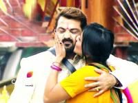 बिग बॉस : बायफ्रेंडच्या निर्णयाने मोनाच्या डोळ्यात आले अश्रू - Marathi News | Big Boss: Boyfriend's decision came in the eyes of Mona Tears | Latest filmy Photos at Lokmat.com