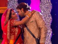 Bigg Boss 10 : मोनालिसाची मधुचंद्राची पहिली रात्र बिग बॉसच्या घरात - Marathi News | Bigg Boss 10: The first night of Monalisa Madhukarra's house in Big Boss | Latest filmy Photos at Lokmat.com