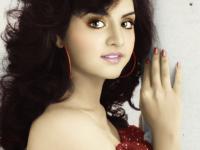 जाणून घ्या दिव्या भारती आणि साजिद नाडियाडवाला यांची प्रेमकथा - Marathi News | Learn about the love story of Divya Bharti and Sajid Nadiadwala | Latest filmy Photos at Lokmat.com