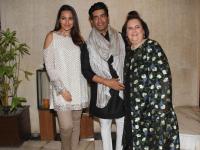 Manish Malhotra host party - Marathi News | Manish Malhotra hosts party | Latest filmy Photos at Lokmat.com