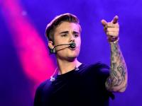 SEE PIC : जस्टिन बीबर अडकला ब्राझिलियन मॉडेलच्या प्रेमात? - Marathi News | SEE PIC: Justin Bieber is in love with the Brazilian model? | Latest filmy Photos at Lokmat.com