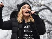Shocking : मडोनाला वाटतेय ‘व्हाइट हाउस’च उडवून द्यावे - Marathi News | Shocking: Madonna thinks that the 'White House' should be blown away | Latest filmy Photos at Lokmat.com