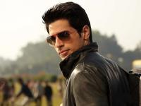 न्यूझीलँडमध्ये काय करतोय सिद्धार्थ? - Marathi News | What is Siddhartha doing in New Zealand? | Latest filmy Photos at Lokmat.com