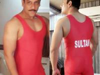 OMG : ​‘हा’ व्यक्ती करतो सलमान खानचे खतरनाक अ‍ॅक्शन सीन ! - Marathi News | OMG: 'This' person does Salman Khan's dangerous action scene! | Latest filmy Photos at Lokmat.com