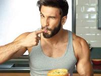 Fitness : काय सेवन करुन एवढे फिट राहतात आपले लाडके स्टार्स, जाणून घ्या संपूर्ण डायट ! - Marathi News | Fitness: Stay Fill Your Fine Than Star, Know The Perfect Diet! | Latest health Photos at Lokmat.com
