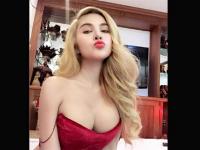 SHOCKING : जास्त ‘सेक्सी’ असल्याने या अभिनेत्रीवर लागला बॅन ! - Marathi News | SHOCKING: Being a 'sexy' actress turned on the bone! | Latest filmy Photos at Lokmat.com