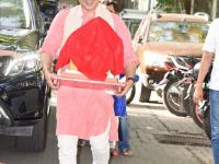 Ganesh Chaturthi-2017​ : संजय दत्त, विवेक ओबेरॉयच्या घरी बाप्पाचे उत्साहात स्वागत...! - Marathi News | Ganesh Chaturthi-2017: Sanjay Dutt, welcome to Bappa's enthusiasm at Vivek Oberoi's house ...! | Latest filmy Photos at Lokmat.com