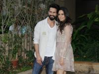 Shahid Kapoor celebrates his birthday in advance - Marathi News | Shahid Kapoor celebrates his birthday in advance | Latest filmy Photos at Lokmat.com