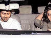 कितने अजीब रिश्ते हैं यहाँ पे ! - Marathi News | Here are some strange relationships! | Latest filmy Photos at Lokmat.com