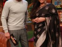 'बेगम जान' सिनेमाच्या टीमसह विद्या बालन पोहचली कपिलच्या सेटवर - Marathi News | Vidya Balan with 'Begum Jan' cinema team, Kapil's set | Latest filmy Photos at Lokmat.com