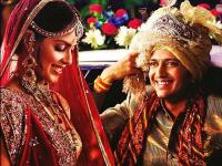 रितेशचे वडील विलासराव देशमुखांना पसंत नव्हती जेनेलिया; करावे लागले दोनदा लग्न! - Marathi News | Riteish's father Vilasrao Deshmukh did not like Genelia; To get married twice! | Latest filmy Photos at Lokmat.com
