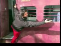 OMG: ‘डीडीएलजे’च्या दृष्याचे ‘हे’ आहेत कॉपीबहाद्दर - Marathi News | OMG: 'These are' of DDLJ's view | Latest filmy Photos at Lokmat.com