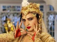 ‘या’ अभिनेत्यासोबत सायंकाळ घालविण्यासाठी रेखाने सोडला होता ‘हा’ चित्रपट! - Marathi News | 'This' movie was left for the evening with the actor! | Latest filmy Photos at Lokmat.com