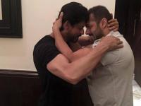 शाहरूख-सलमानच्या ‘दोस्ती अन् दुश्मनी’ची पडद्यामागची कथा...! - Marathi News | The story behind Shahrukh-Salman's 'friendship and animosity' story ...! | Latest filmy Photos at Lokmat.com