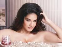 सनी लियोनी प्रमाणेच हे स्टारदेखील होते पॉर्न स्टार - Marathi News | This star was similar to Sunny Leone, a porn star | Latest filmy Photos at Lokmat.com