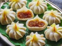 Raksha Bandhan Maharashtra food : नारळाचे ७ पारंपरिक पदार्थ, जुन्या काळातले हे पदार्थ आजही करायला सोपे - Marathi News | Raksha Bandhan Maharashtra food: 7 traditional coconut dishes, easy to make and tasty | Latest sakhi Photos at Lokmat.com