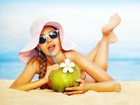 वेगाने वजन कमी करण्यासाठी नारळाचं पाणी; जाणून घ्या कसे! - Marathi News | Drinking coconut water can help you loose weight | Latest health Photos at Lokmat.com