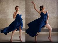 PHOTOS : Rashami Desaiचा किलर लुक, भलतीच बोल्ड झाली टीव्हीची ‘तपस्या’ - Marathi News | rashami desai hot Photoshoot in sexy blue thigh high slit gown | Latest filmy Photos at Lokmat.com