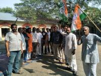 मुख्यमंत्र्यांना काळे झेंडे दाखवण्याच्या प्रयत्नात असलेले काँग्रेस, मनसे कार्यकर्ते कार्यकर्ते स्थानबद्ध - Marathi News | Congress, MNS activists and activists locals trying to show black flags to the Chief Minister | Latest buldhana Photos at Lokmat.com