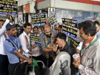 भाजपाविरोधात एल्गार ! महागाईविरोधात काँग्रेस-राष्ट्रवादी काँग्रेसची निदर्शनं - Marathi News | Elgar against BJP! Congress-NCP's demonstrations against inflation | Latest mumbai Photos at Lokmat.com