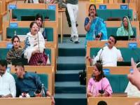 ‘तुमच्या बापात दम असेल तर आमच्याकडून वंदे मातरम् वदवून दाखवा’, काँग्रेस नगरसेविकेचं भाजपाला अव्हान, इंदूर महानगरपालिकेत गदारोळ - Marathi News | ‘If your father has the guts, show him Vande Mataram from us’, Congress corporator challenges BJP, uproar in Indore Municipal Corporation | Latest national News at Lokmat.com ‘तुमच्या बापात दम असेल तर आमच्याकडून वंदे मातरम् वदवून दाखवा’, काँग्रेस नगरसेविकेचं भाजपाला अव्हान, इंदूर महानगरपालिकेत गदारोळ - Marathi News | ‘If your father has the guts, show him Vande Mataram from us’, Congress corporator challenges BJP, uproar in Indore Municipal Corporation | Latest national News at Lokmat.com