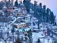 Travel : मे महिन्याच्या उन्हातही अनुभवा डिसेंबरची थंडी! भारतातील 'या' थंडगार ठिकाणांना नक्की भेट द्या - Marathi News | Travel: Experience the cold of December even in the heat of May! Be sure to visit these cool places in India | Latest travel Photos at Lokmat.com